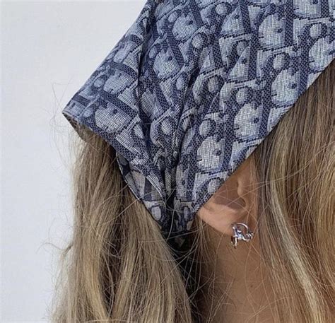 dior bandana.